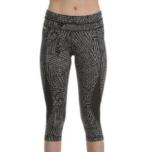 𝅺lolë Run Capris - Black Foliage - Size S
